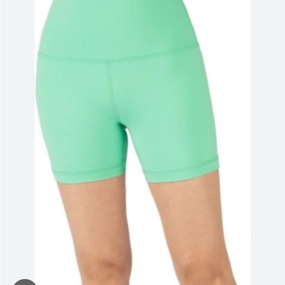 Yogalicious Kelly Green Bike Shorts - Picture 1 of 5